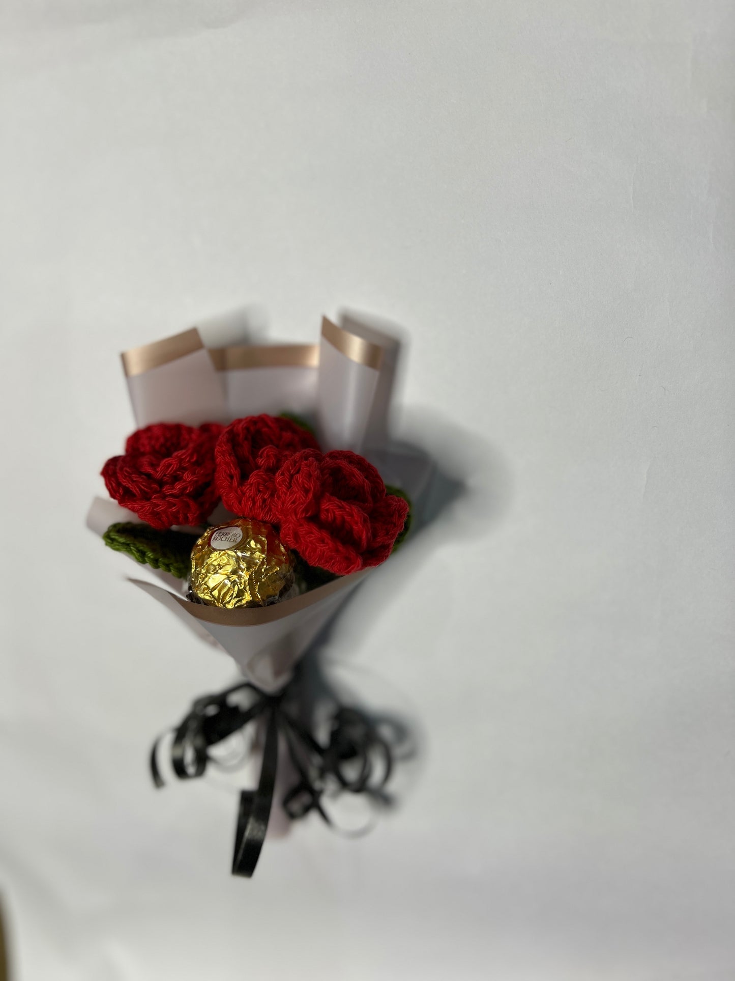 Mini 3 Rose Bouquet with ferrero rocher
