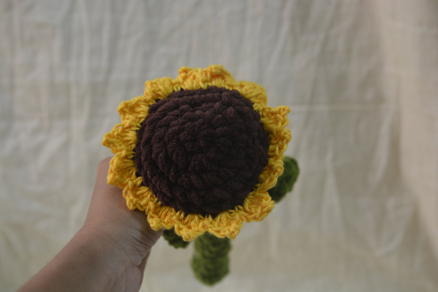 Sunny Smiles: Adorable Crochet Sunflower